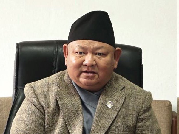 मन्त्री आलेलाई आयोगले सोध्यो २४ घण्टे स्पष्टीकरण